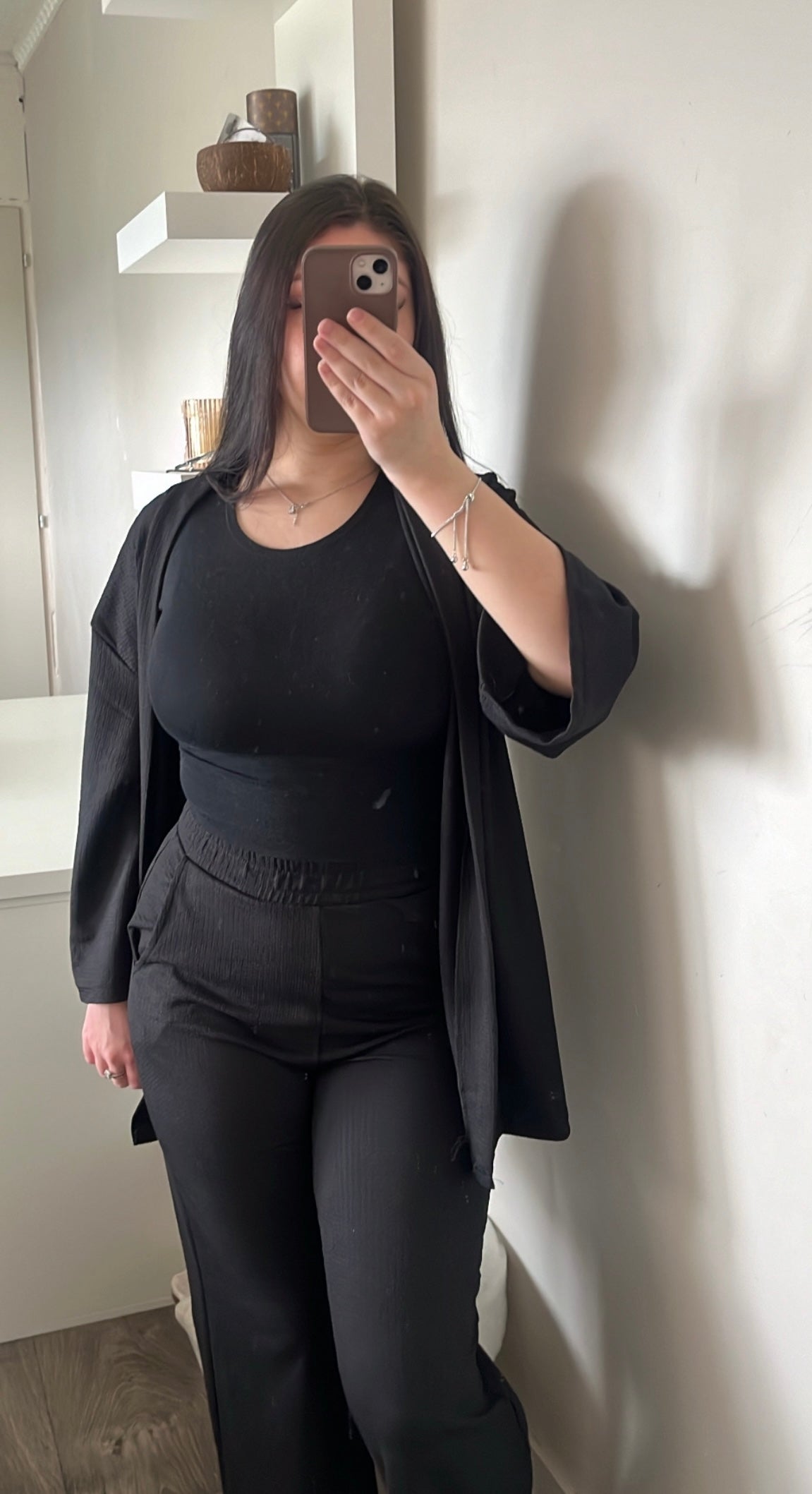 Ensemble noir, kimono